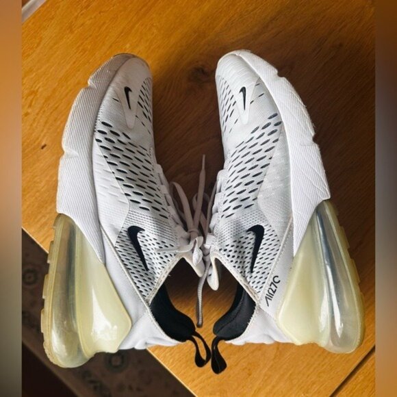 Nike Women's Nike Air Max 270 sz 8.5 shoes White Black Nike Athletic Shoes - Picture 6 of 9